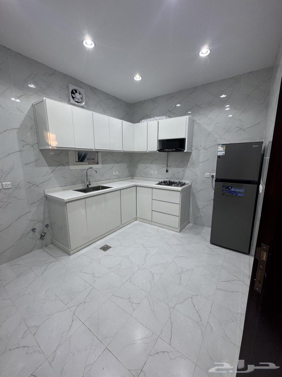 شقة 36 غرف في الملك فهد 11