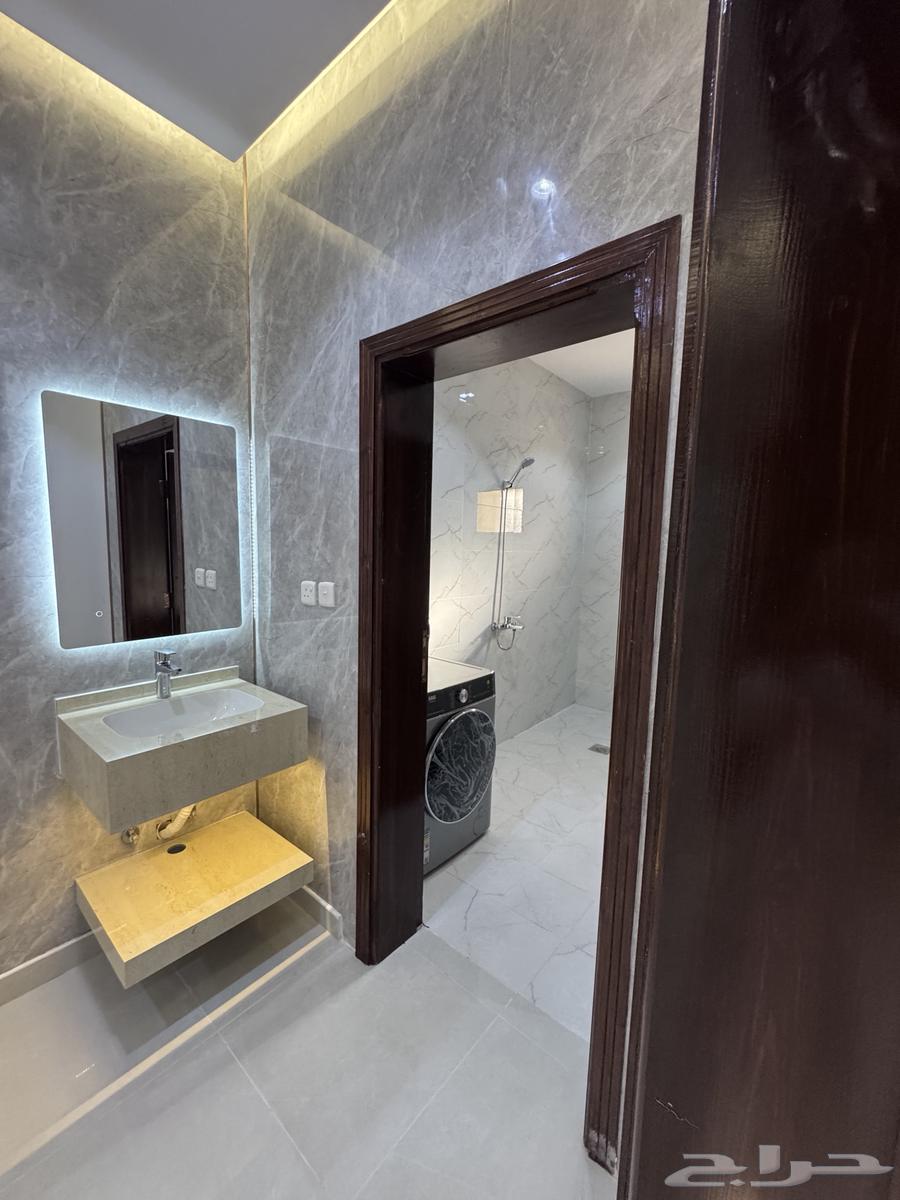 شقة 36 غرف في الملك فهد 8