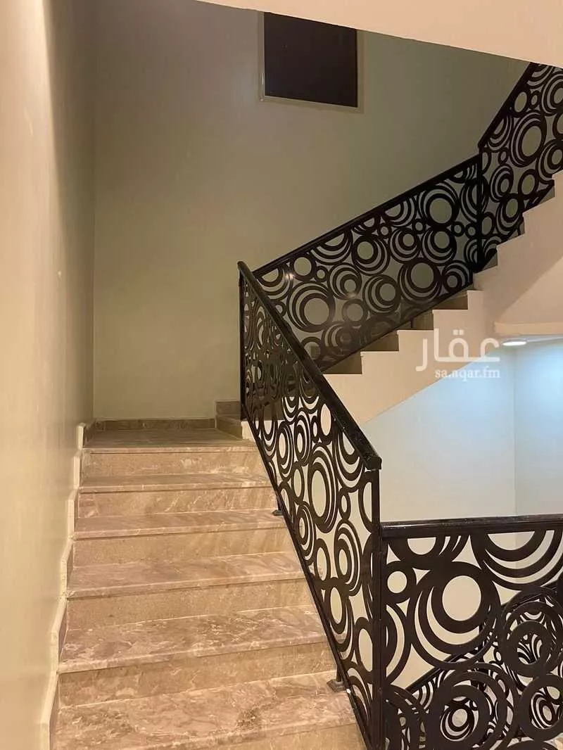 فيلا 4 غرف في طيبة 8