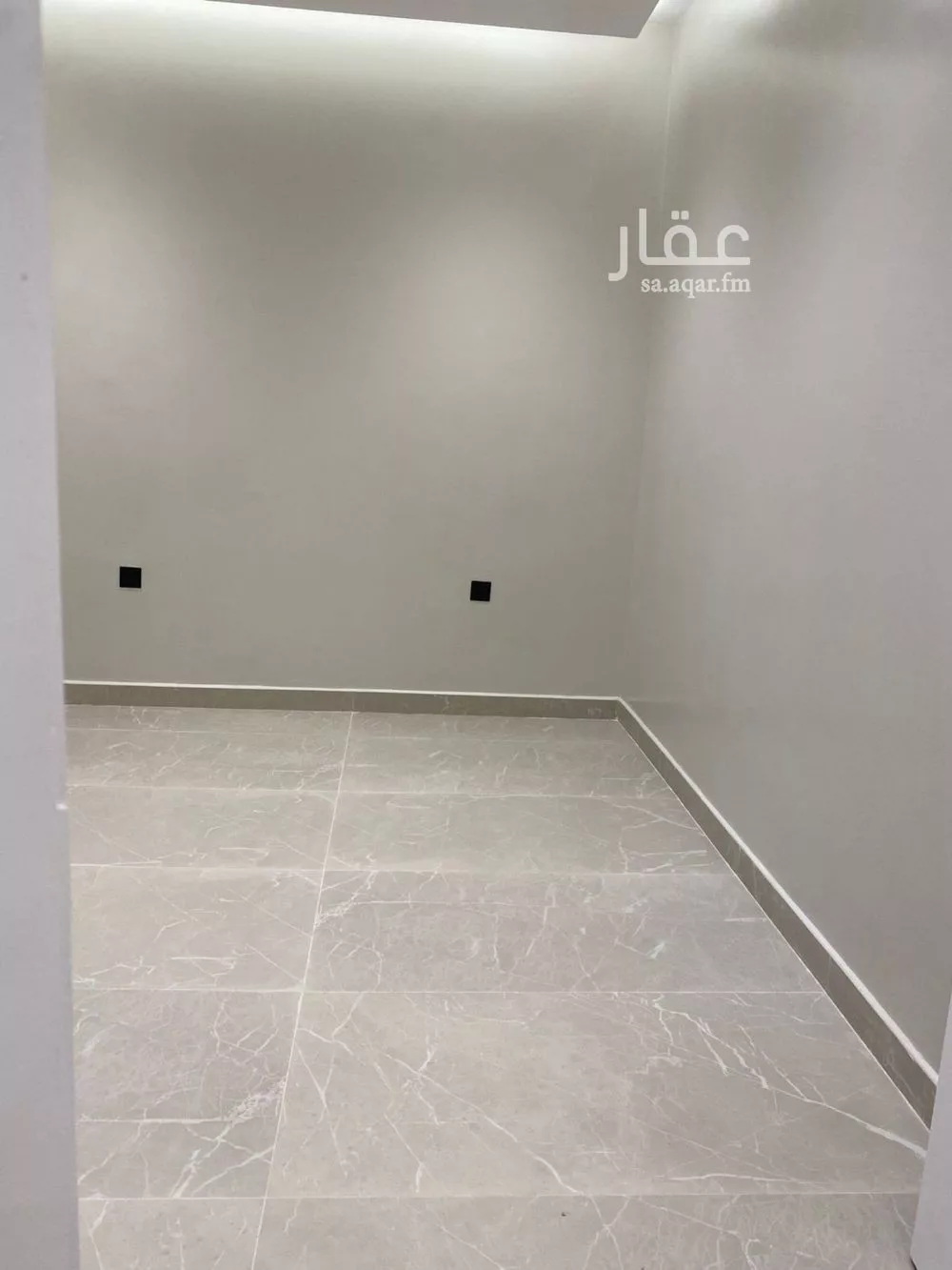 شقة 3 غرف في الملقا 4