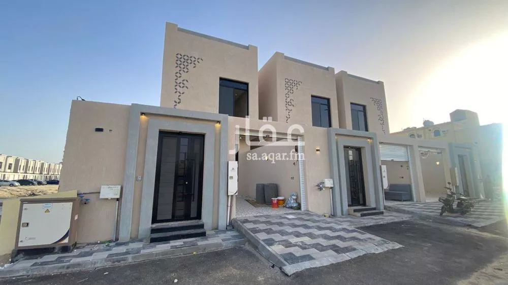 6 bedroom villa in Al Amwaj 2