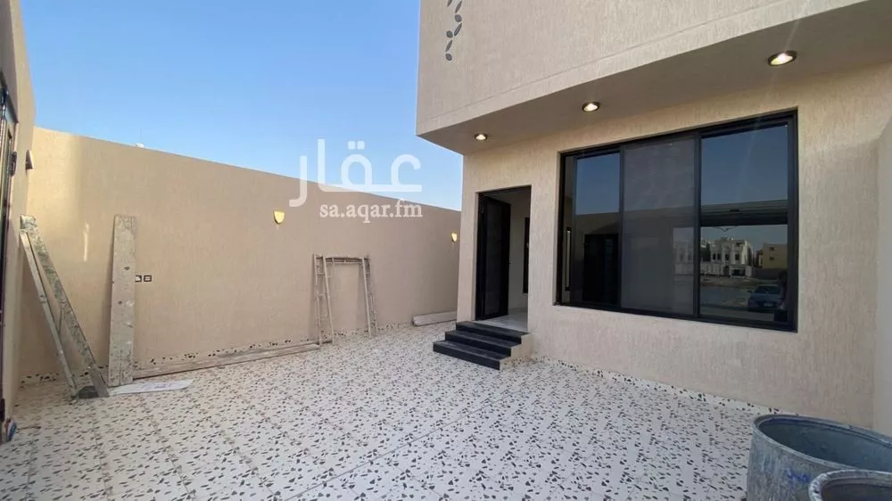 6 bedroom villa in Al Amwaj 8