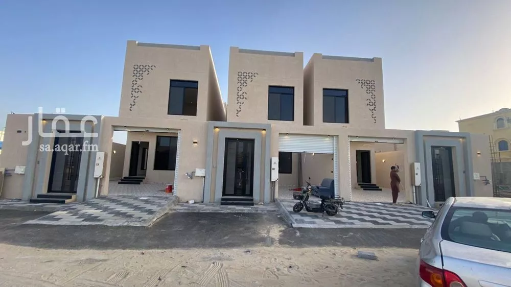 6 bedroom villa in Al Amwaj 9