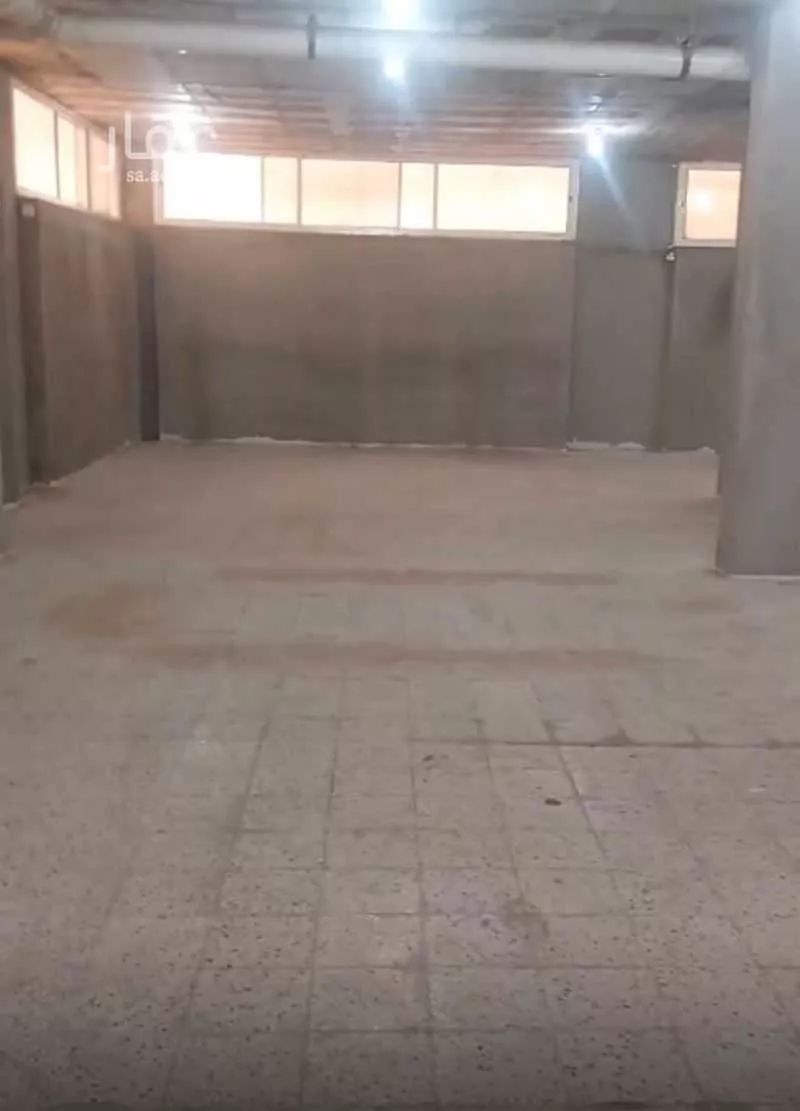 مستودع 500 م² في الظاهرة 2