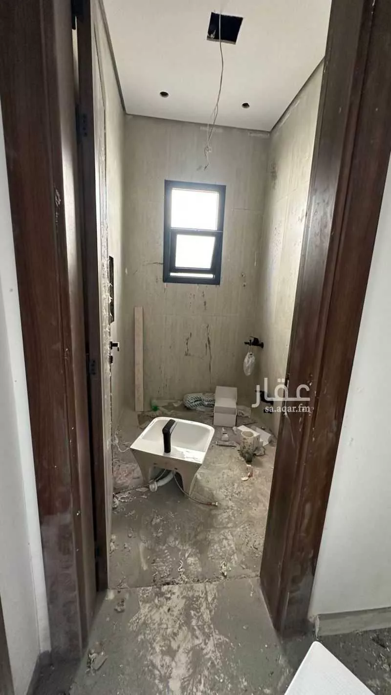 فيلا 8 غرف في ضاحية الملك فهد 2