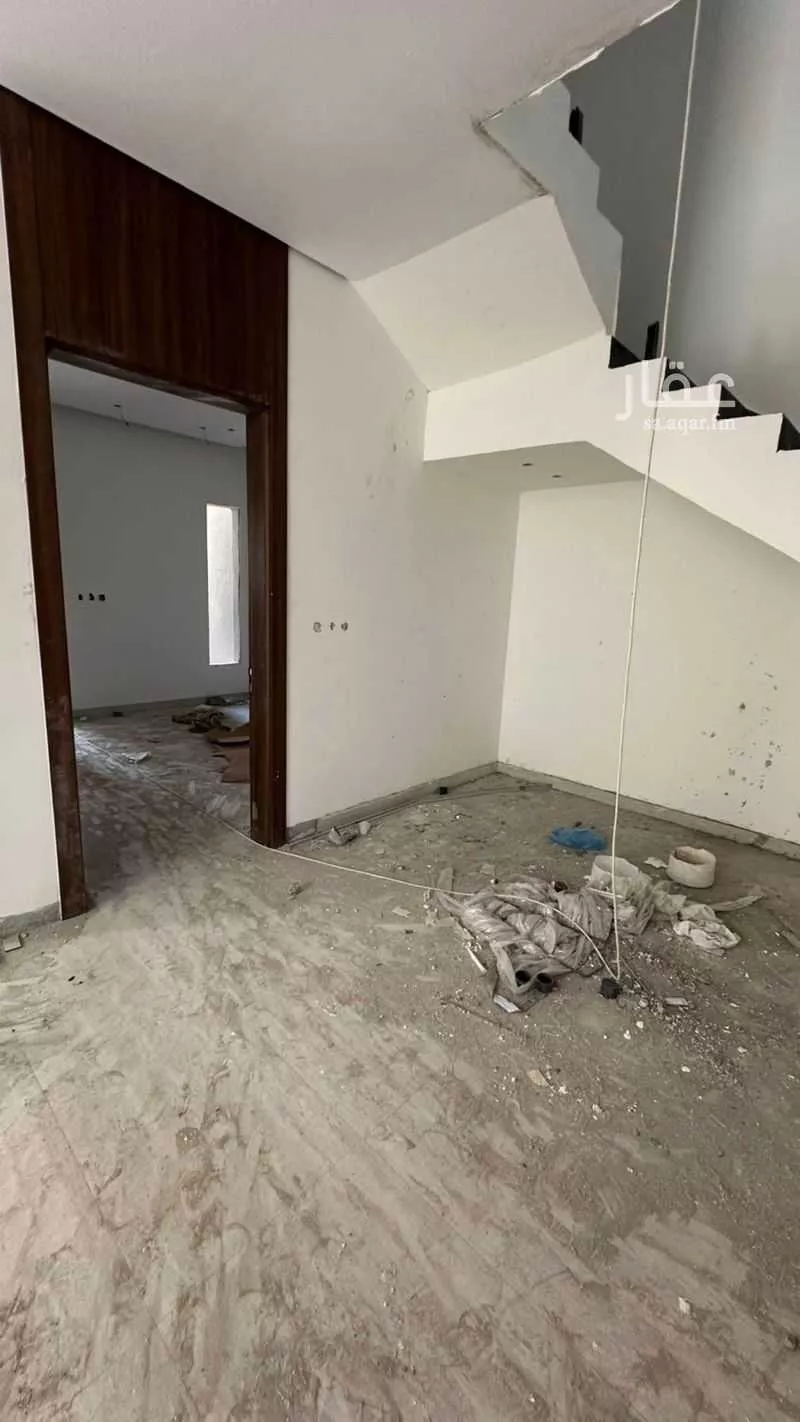 فيلا 8 غرف في ضاحية الملك فهد 11