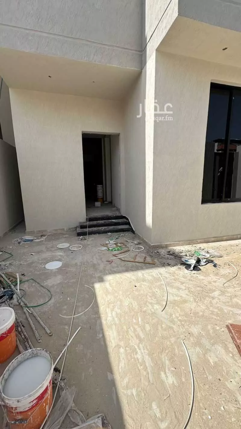 فيلا 8 غرف في ضاحية الملك فهد 4