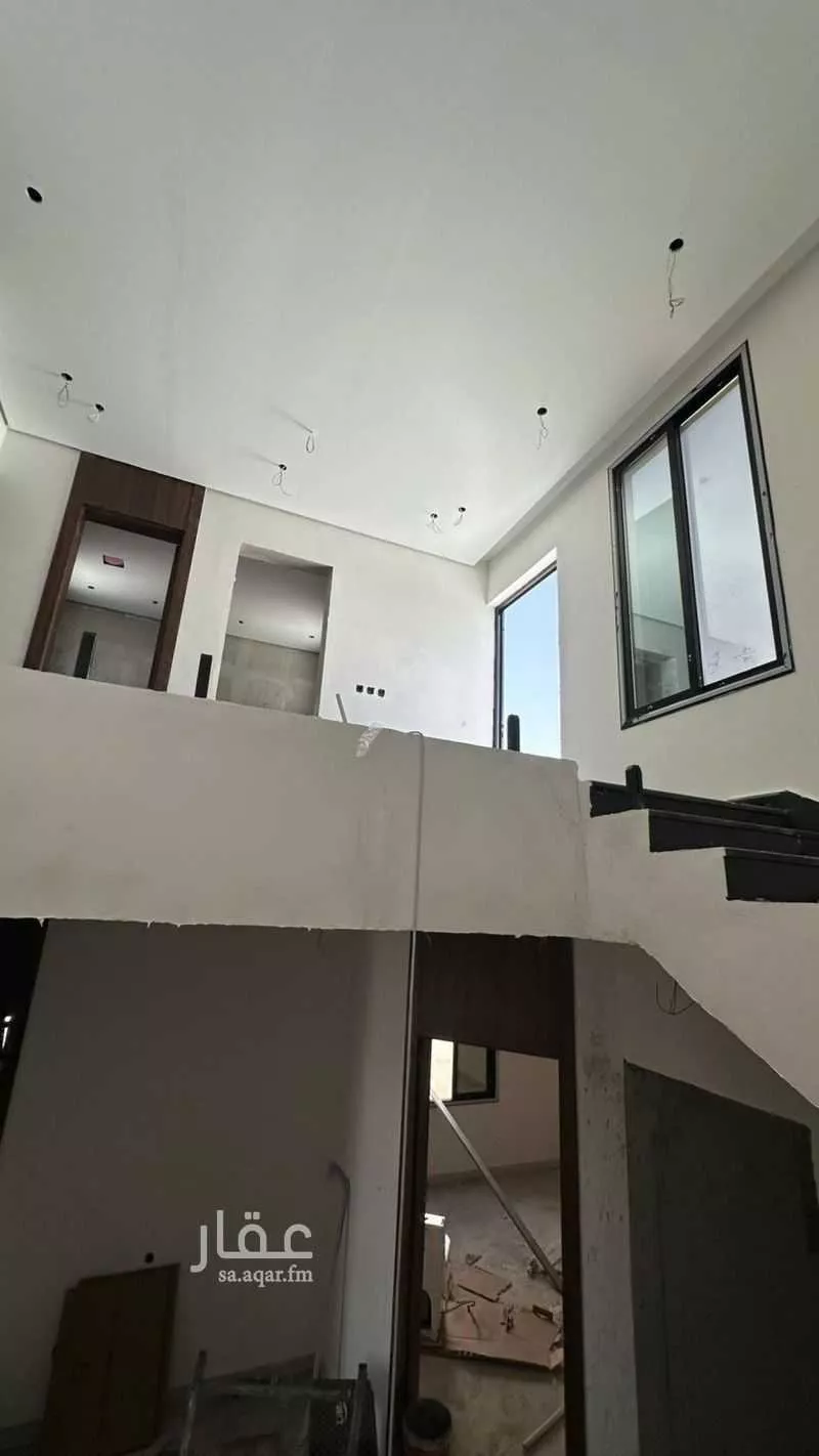 فيلا 8 غرف في ضاحية الملك فهد 10