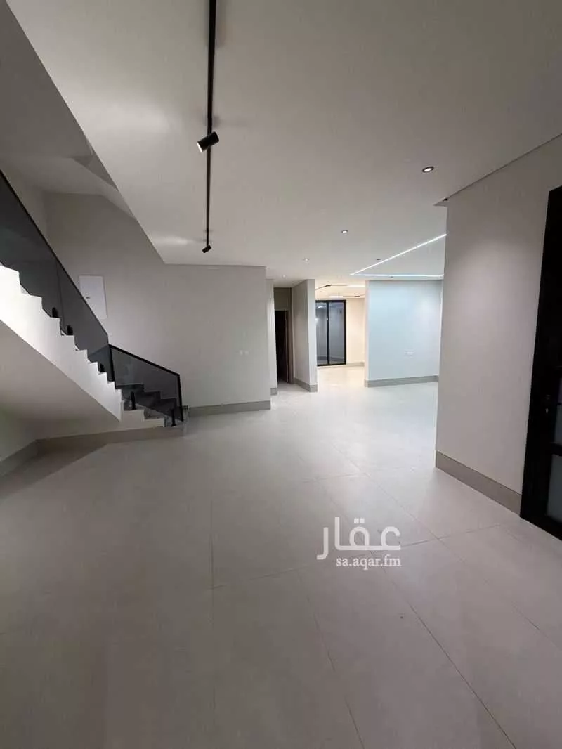 فيلا 6 غرف في ضاحية الملك فهد 9