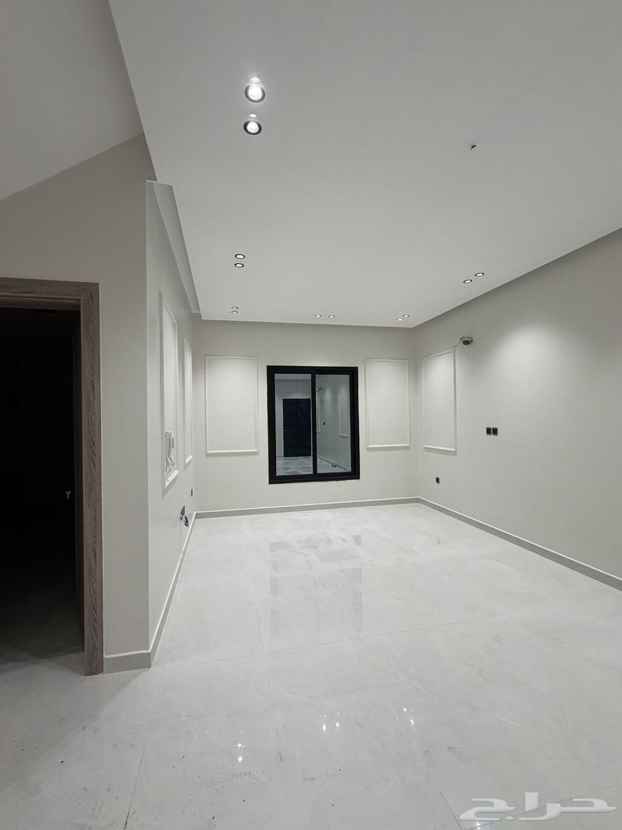 فيلا 6 غرف في احد 11