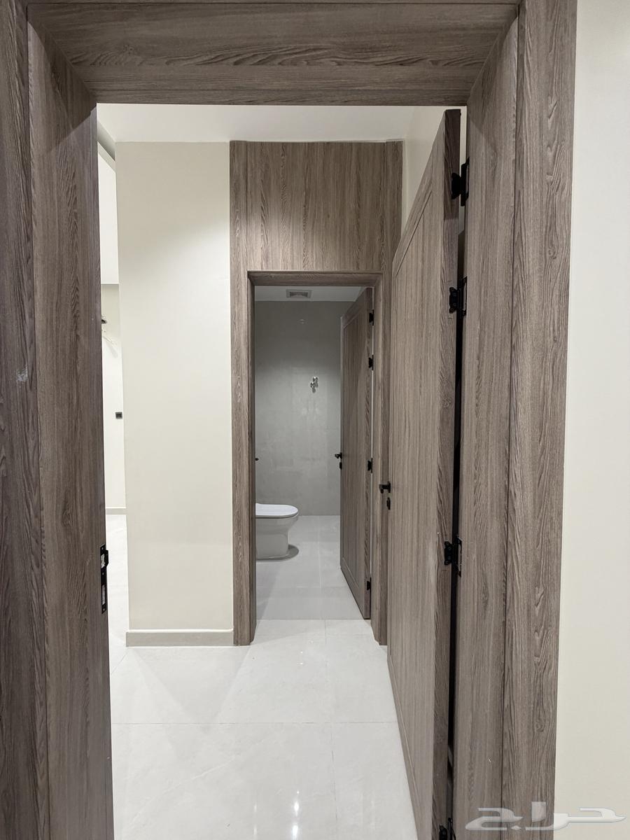 فيلا 6 غرف في احد 21