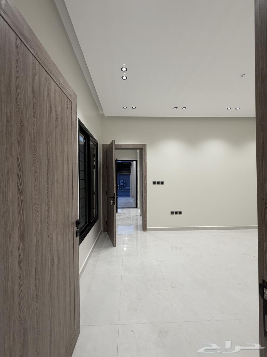 فيلا 6 غرف في احد 10