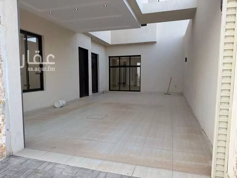 4 bedroom villa in Dhahrat Laban 3