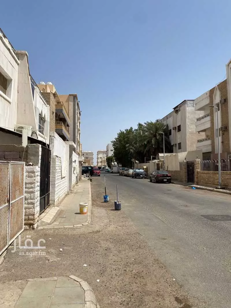 فيلا 8 غرف في مشرفة 4