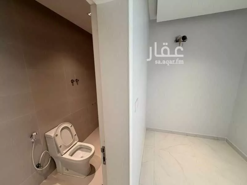 4 bedroom villa in Al Buhairah, Eastern Province 24