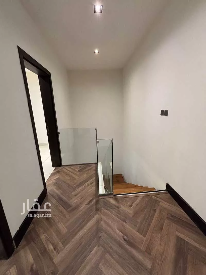 شقة 5 غرف في العارض 10