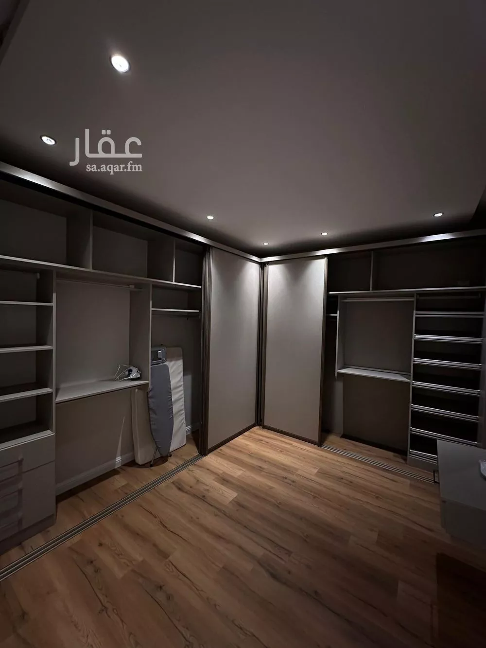 شقة 2 غرف في الملقا 13