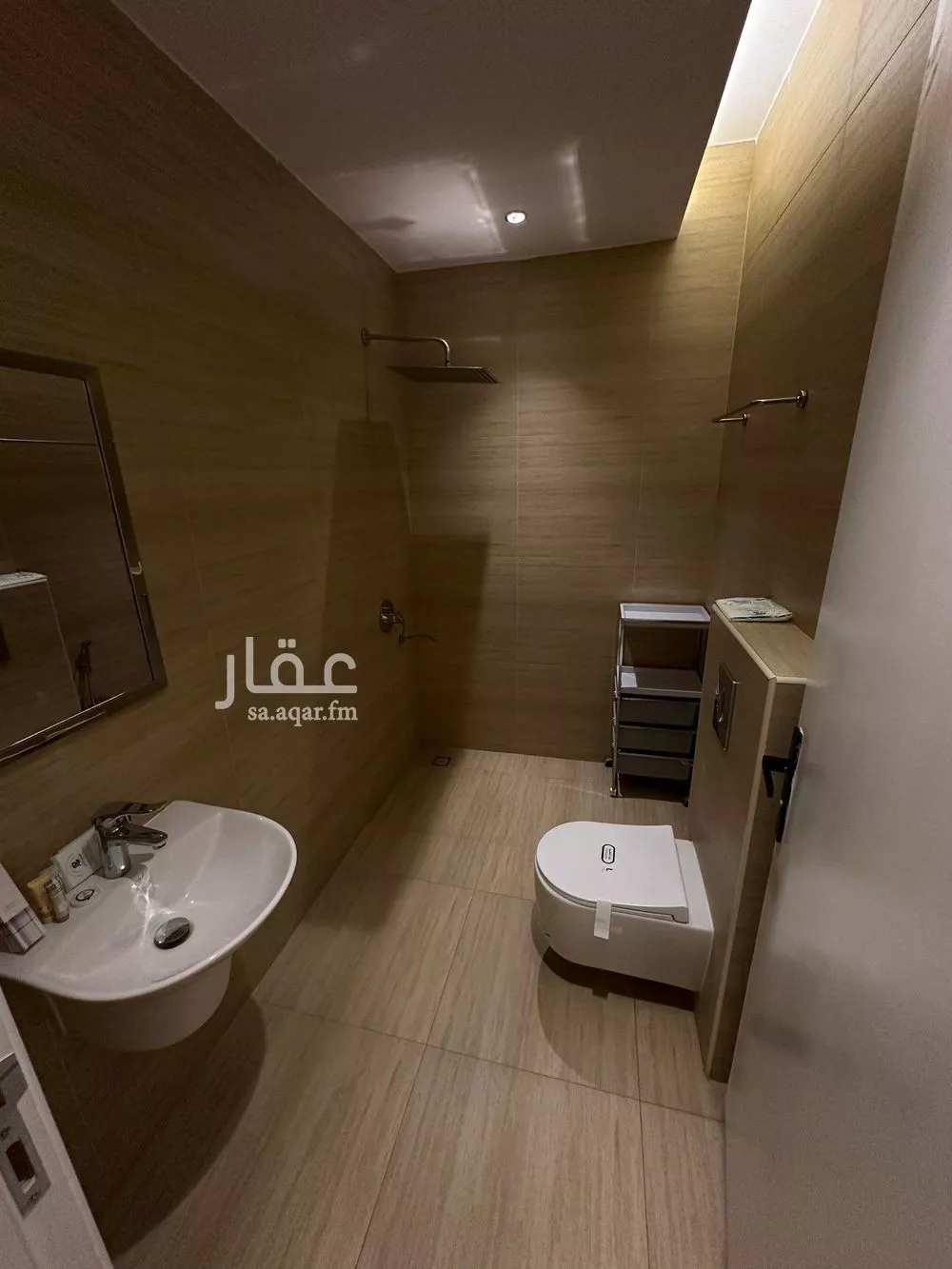 شقة 2 غرف في الملقا 7