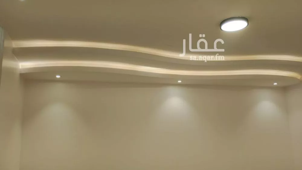 شقة 3 غرف في الملقا 6