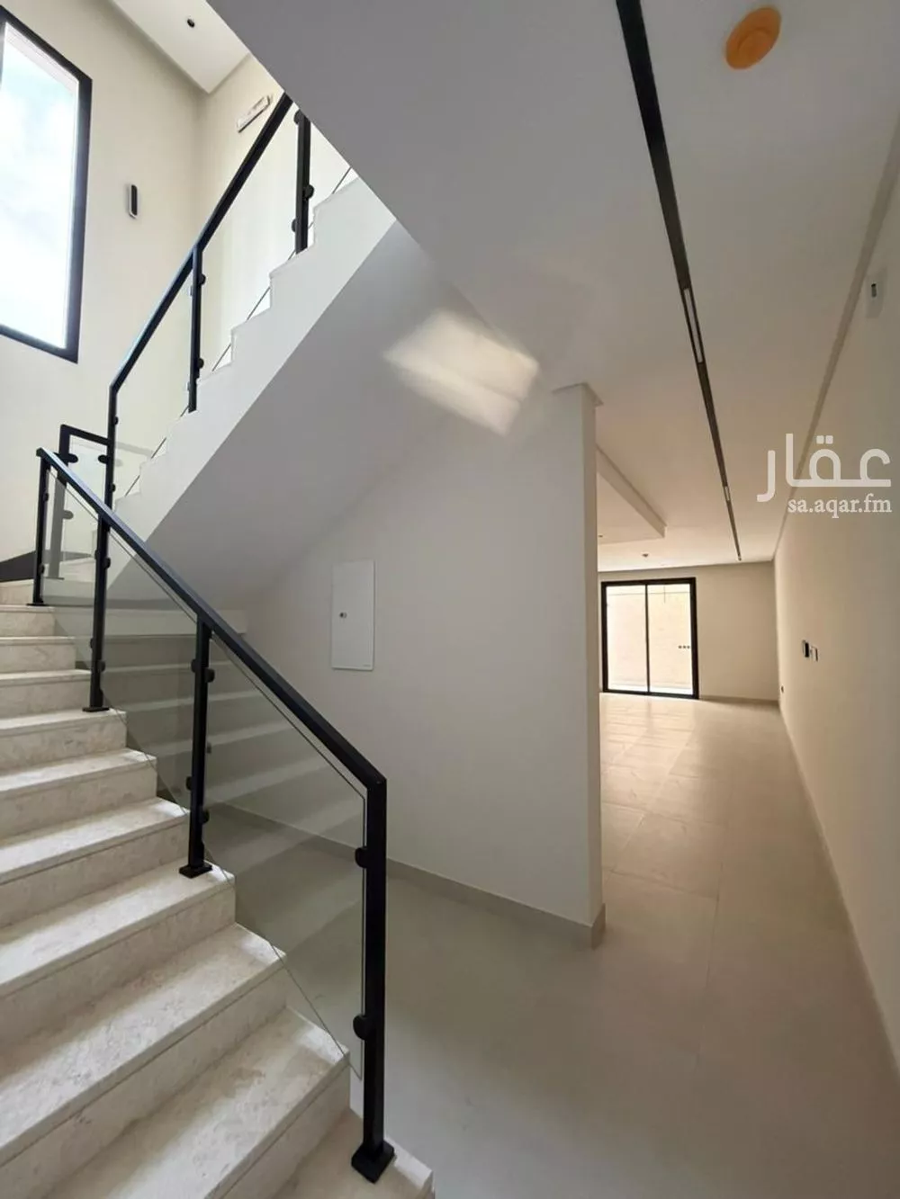702 sqm building in Al Aridh 3