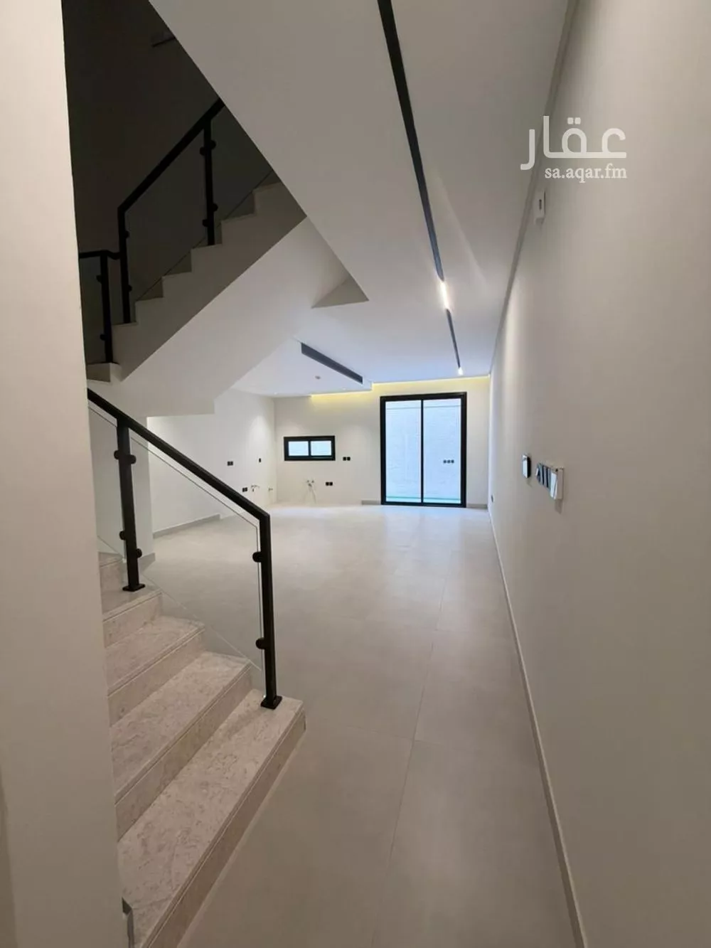 702 sqm building in Al Aridh 5