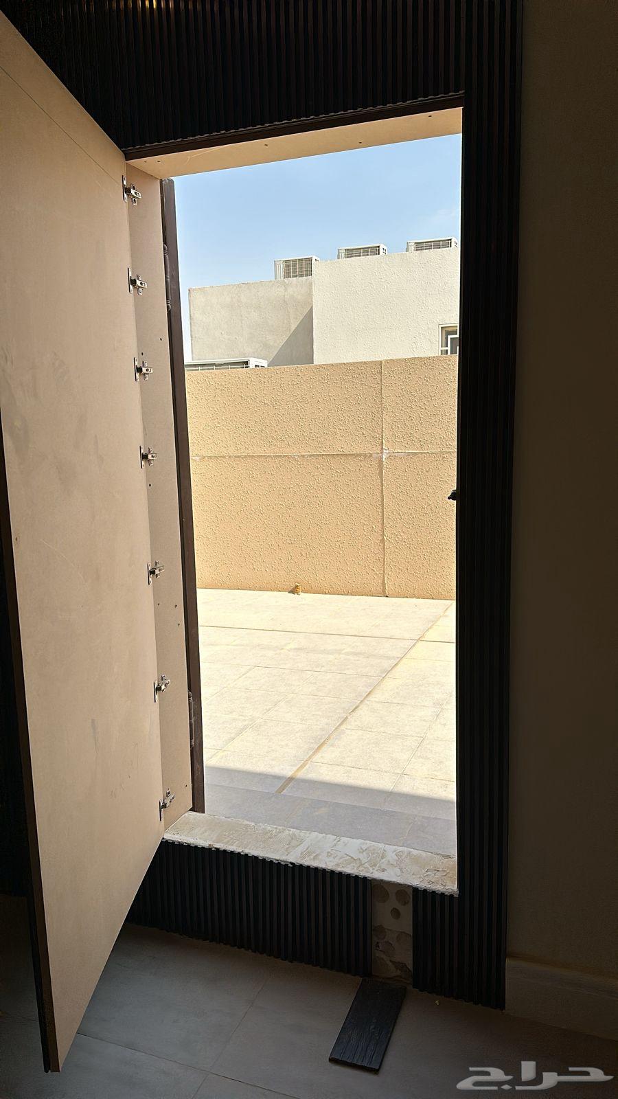 شقة 2 غرف في الملقا 4