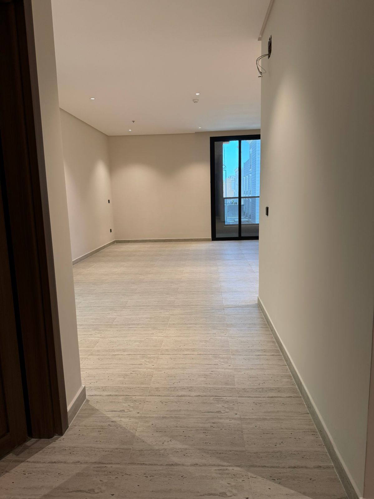 شقة 3 غرف في عرقة 11