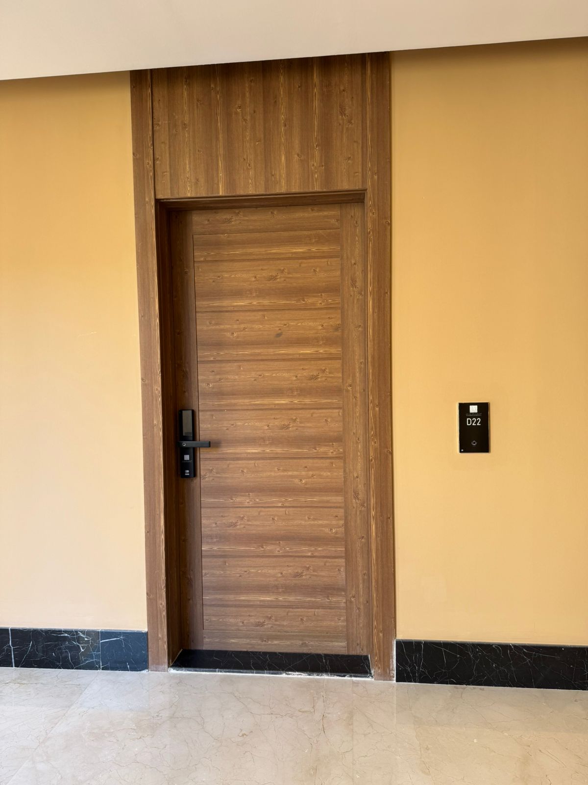 شقة 3 غرف في عرقة 12