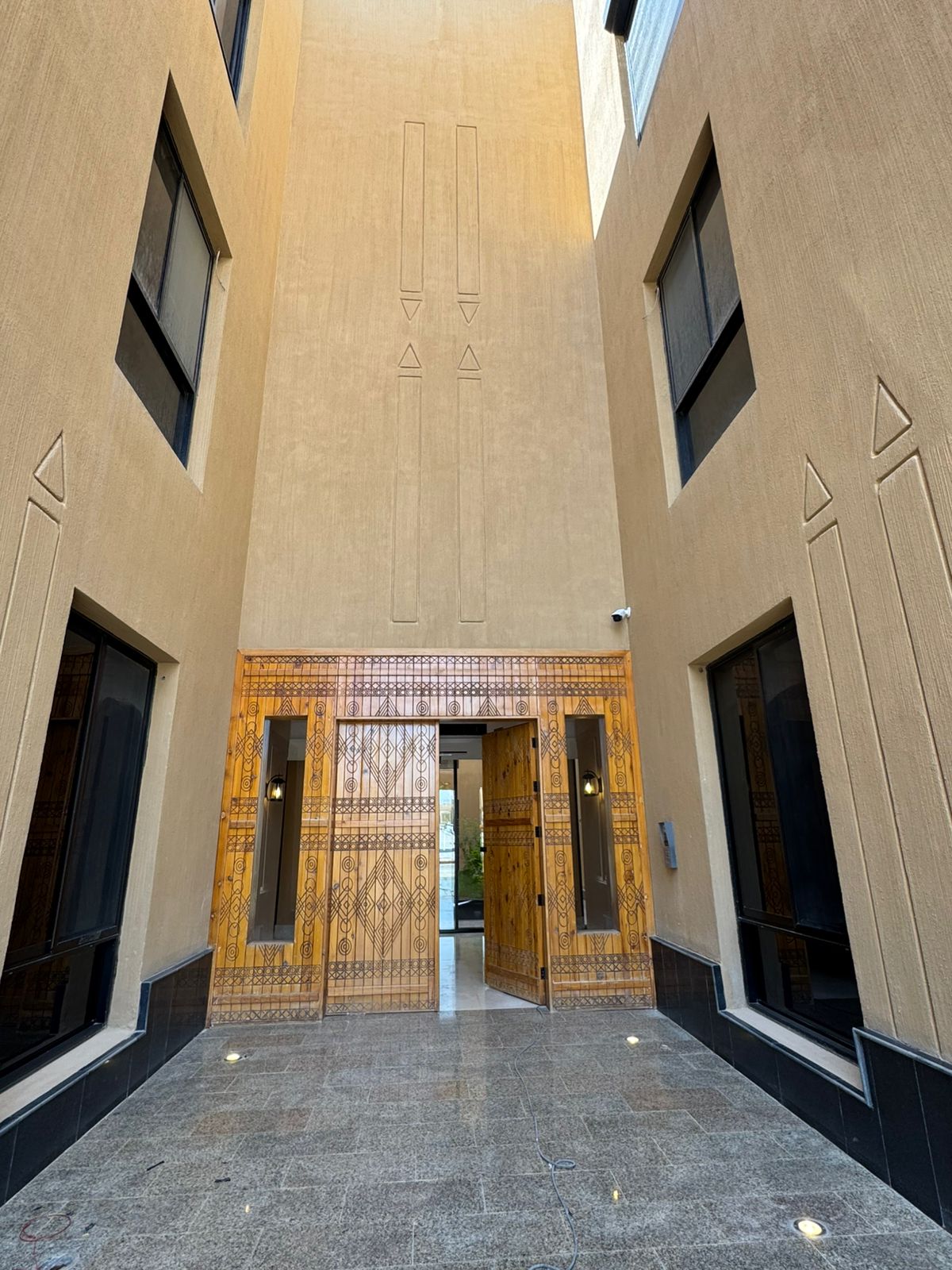 شقة 3 غرف في عرقة 13