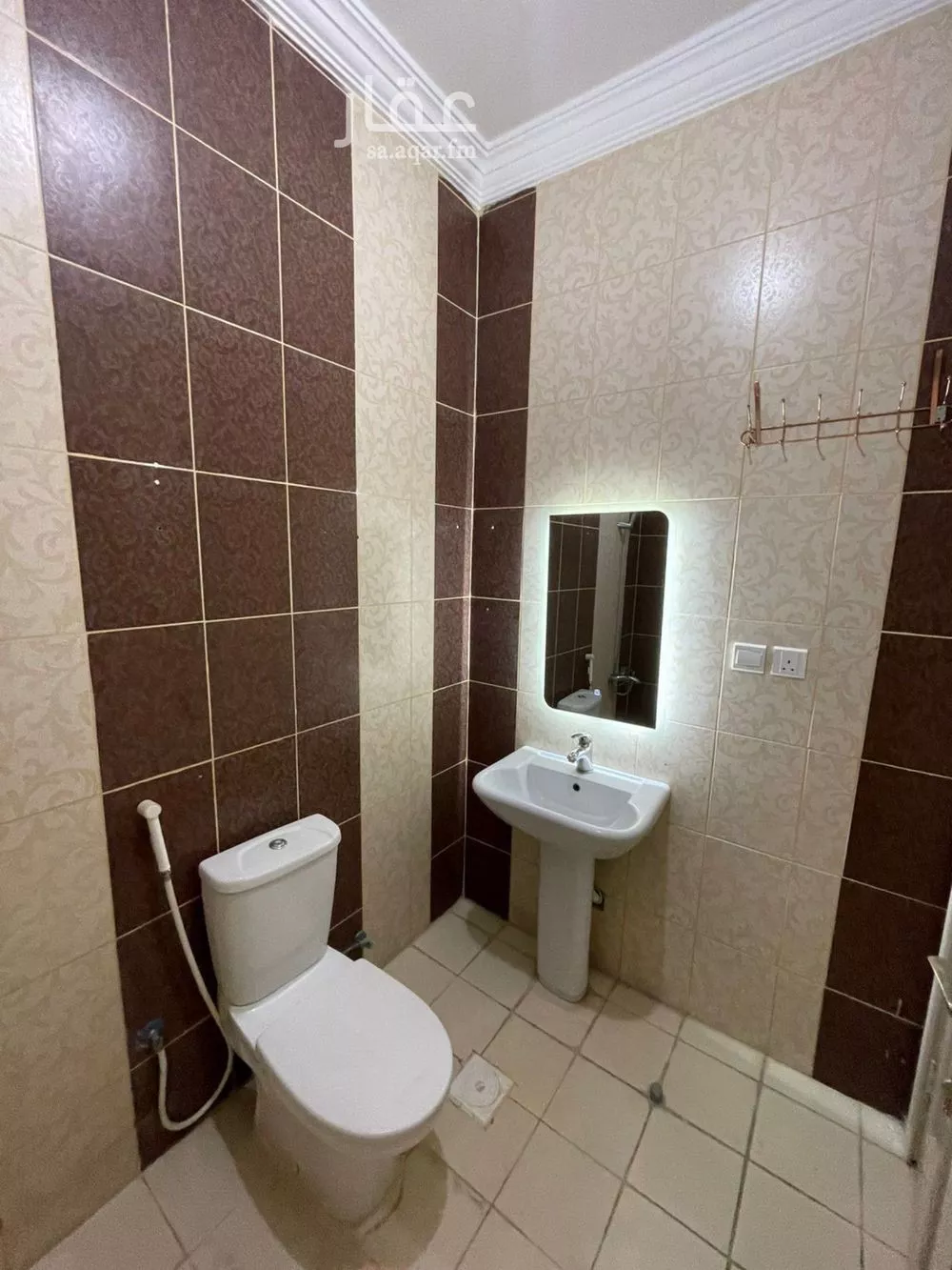 شقة 4 غرف في الواحة 21