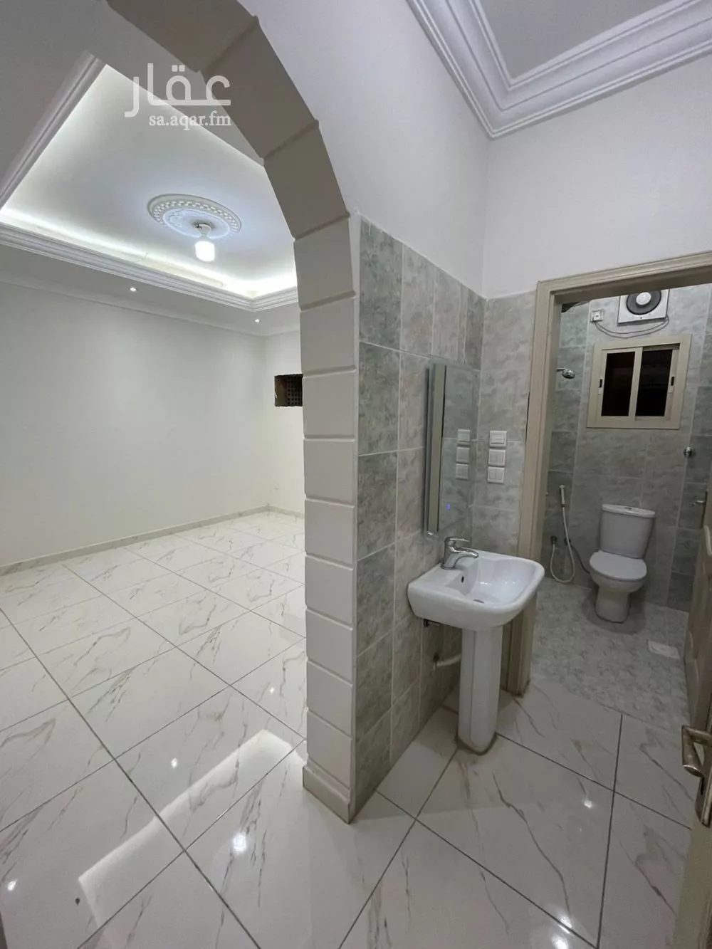 شقة 4 غرف في الواحة 6