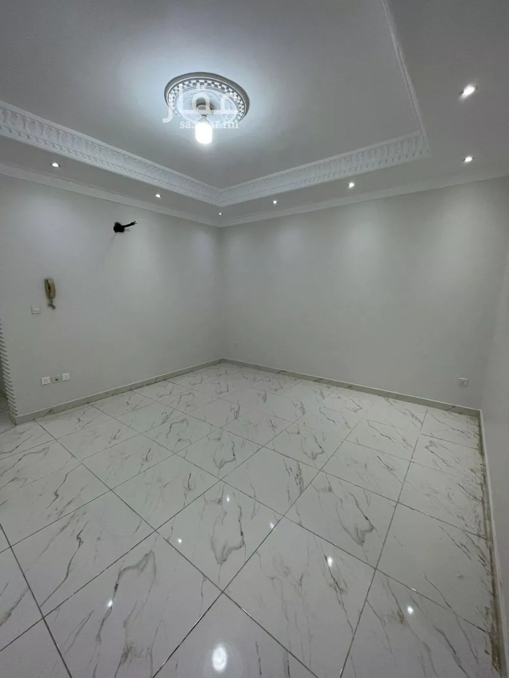 شقة 4 غرف في الواحة 8