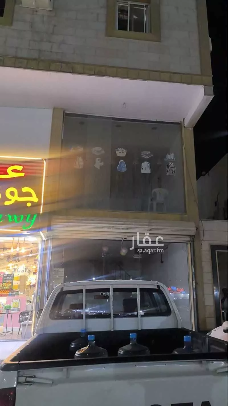 محل 32 م² في القرينة 3