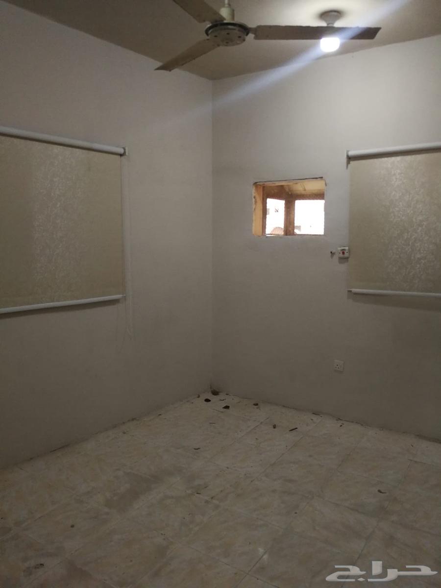 فيلا 3 غرف في الرويس 3