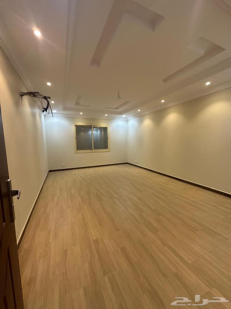 شقة 6 غرف في الأجواد 4