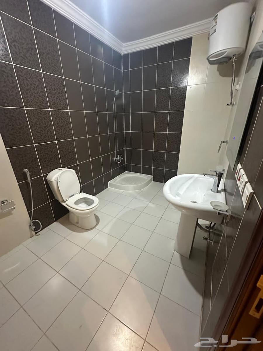 شقة 6 غرف في الأجواد 6