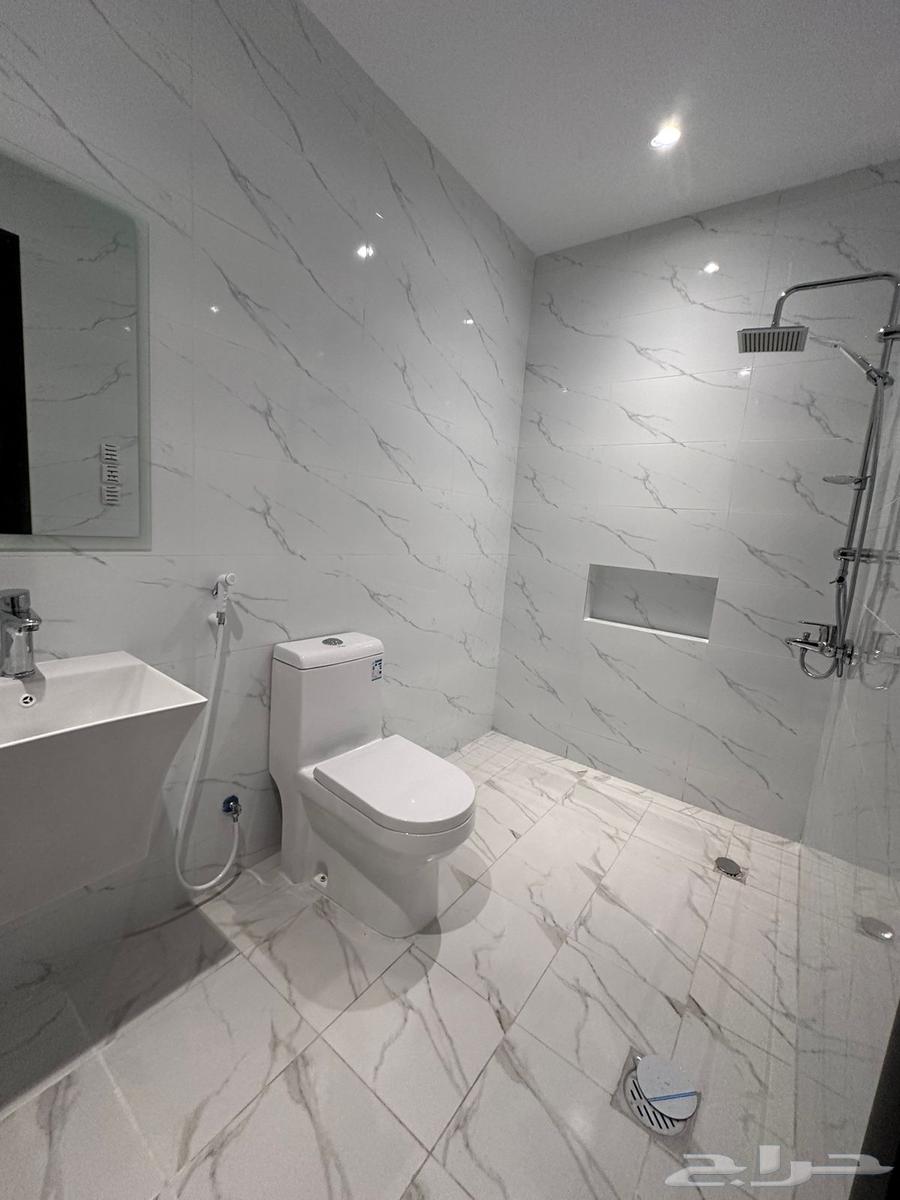 شقة 4 غرف في الصفا 5