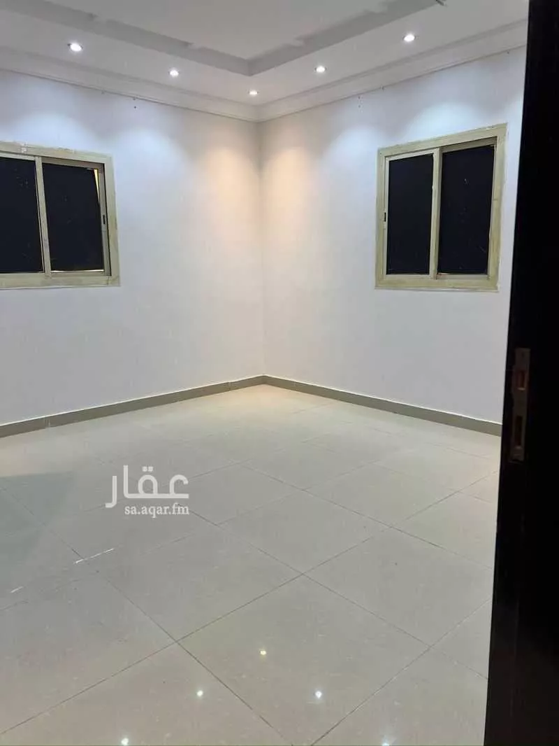 625 sqm building in Al Falah 3