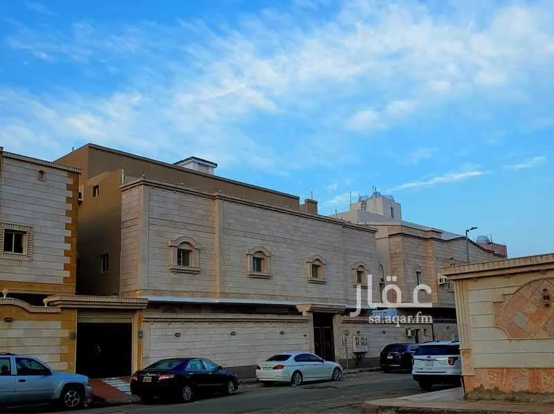 625 sqm building in Al Falah 4