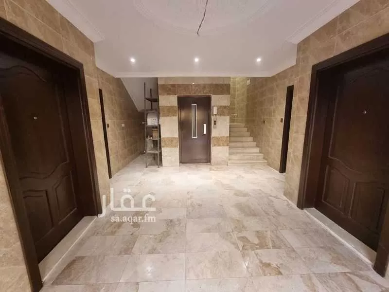 625 sqm building in Al Falah 6