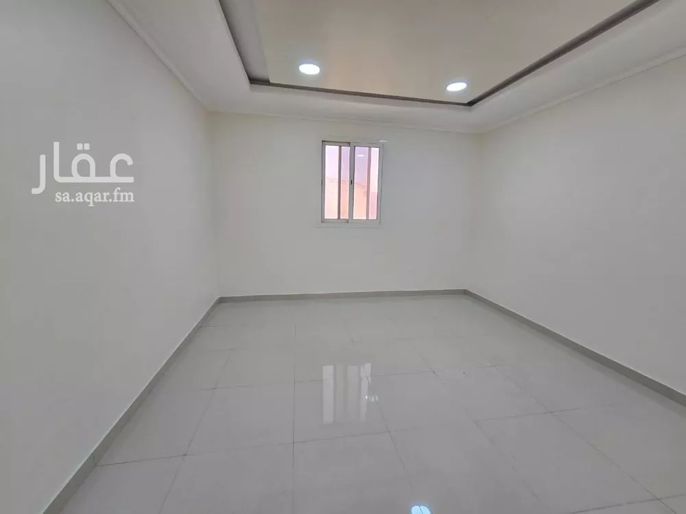 شقة 4 غرف في النور 20