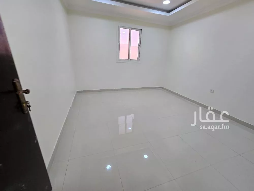 شقة 4 غرف في النور 4