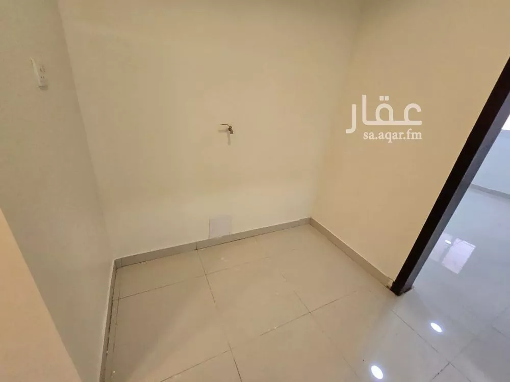 شقة 4 غرف في النور 6