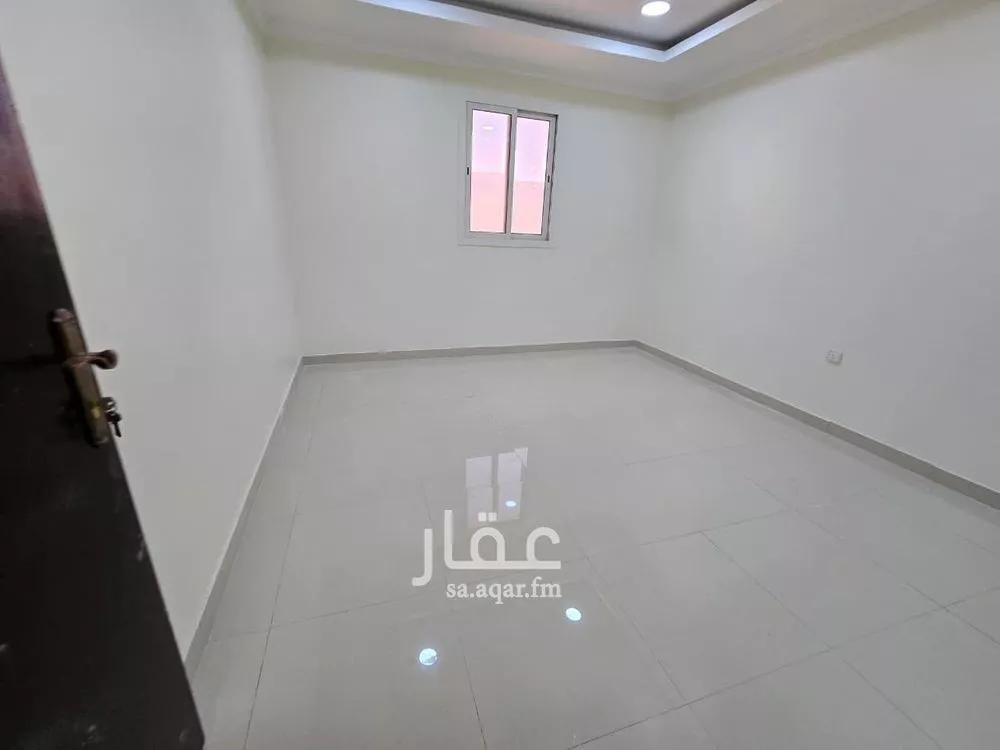 شقة 4 غرف في النور 8