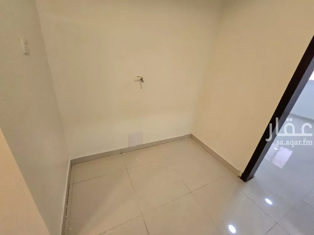 شقة 4 غرف في النور 10