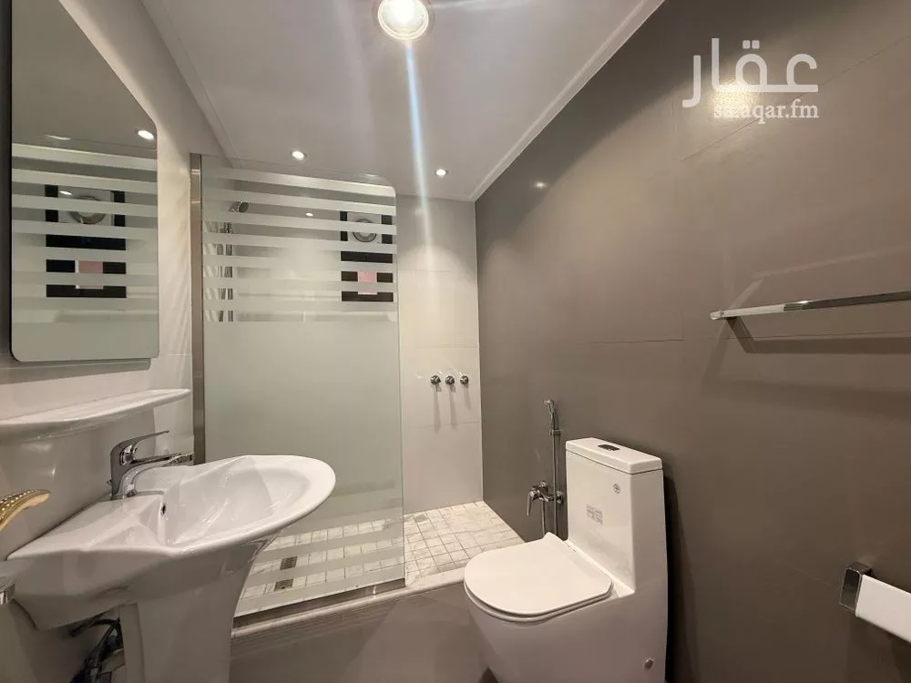 فيلا 3 غرف في النخيل 13