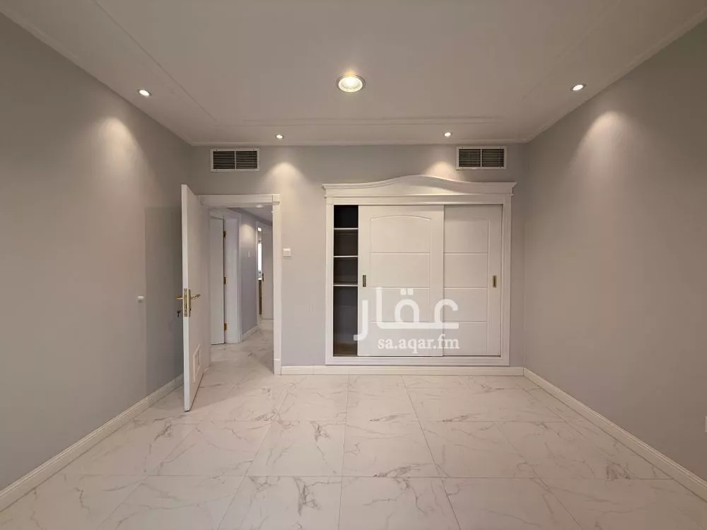 فيلا 3 غرف في النخيل 18