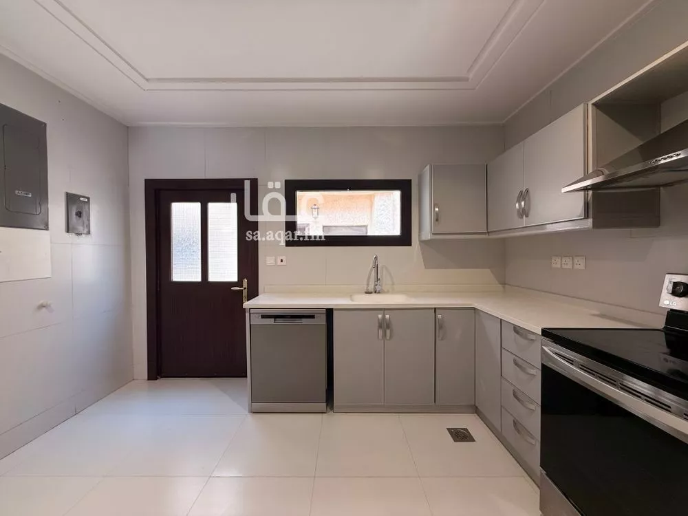 فيلا 3 غرف في النخيل 8