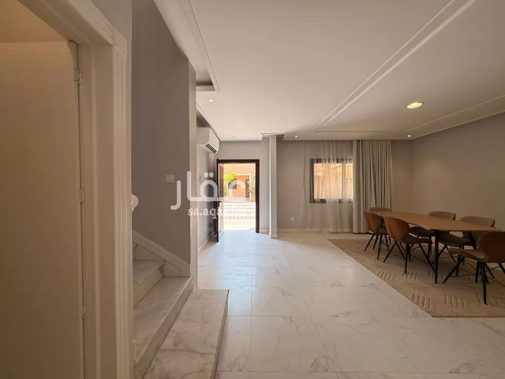 فيلا 3 غرف في النخيل 10