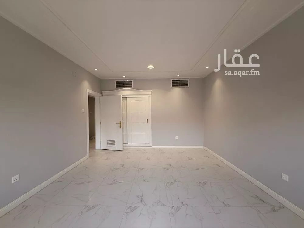 فيلا 3 غرف في النخيل 22